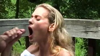 Redare Soția blondă fierbinte este futută afară! pula pe punte Mindy yummymama primește o dracu’ tare și un facial uriaș!