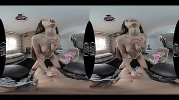 play Vr darya i brad - pokojówka zostaje wypchana