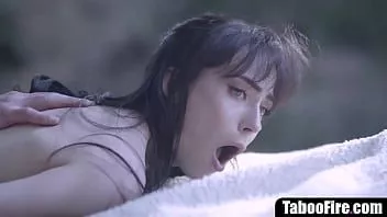 play Morena adolescente anal follada por el padrastro de su novio al aire libre
