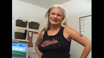 চালান দুষ্ট স্লাট pov শৈলী বৃহদায়তন রড sucks