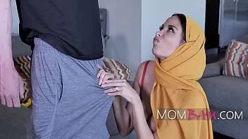 play সব কিছু বন্ধ কিন্তু হিজাব পড়ে থাকে- আনিস কাটে