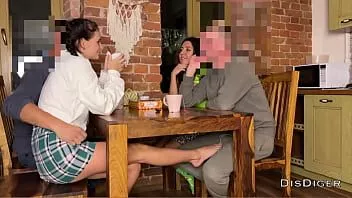 play Echter Betrug! Zwei Paare betrügen sich heimlich hinter ihrem Rücken!