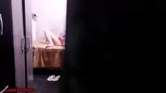 play インド人モデルのアナルプレイをバイブレーターで捕まえて、蒸し暑いセックスが続く - ジェニファー・ピメンタ