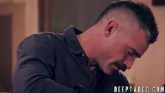 play Ayah tiri yang dominan Charles Dera Throat-Fucks Tabu Remaja Marley Brinx