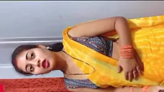 play Desi Bhabhi 的第一次火车体验：素人家庭主妇被狠狠操