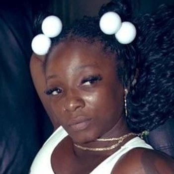 Porno Yıldızı Juicy Thycc