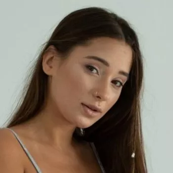 Porno Yıldızı Liya Silver