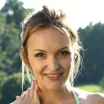 Порнозвезда Belle Claire